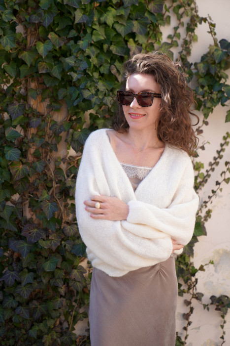 Kardigan typu chmurka wykonany z suri alpaca