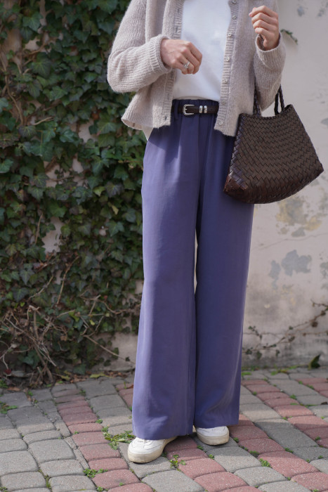 Spodnie Moris Dusty Blue - proste, z gumą w pasie i kieszeniami 2