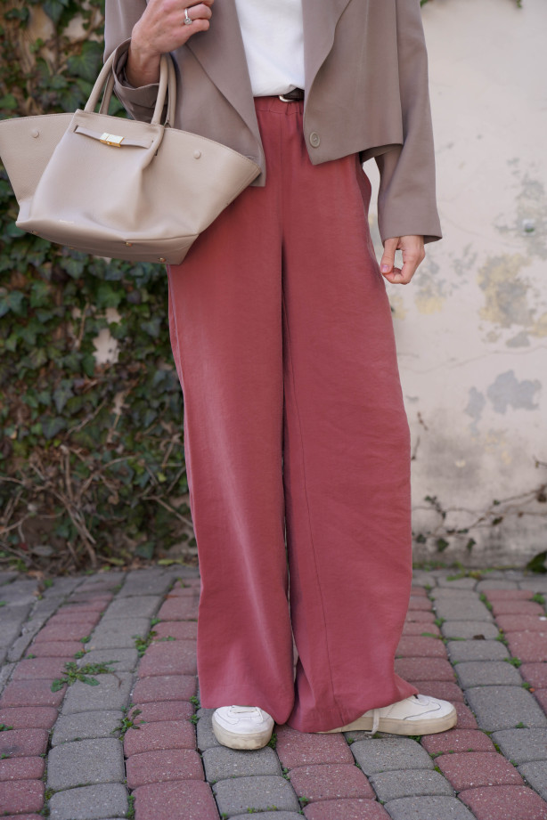 Spodnie Moris Dusty Rose - proste, z gumą w pasie i kieszeniami