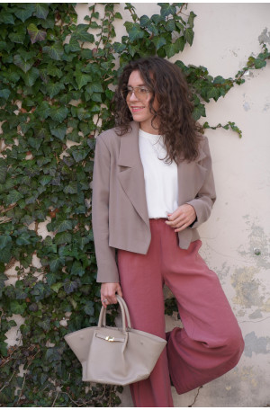 Spodnie Moris Dusty Rose - proste, z gumą w pasie i kieszeniami