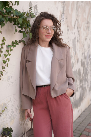 Spodnie Moris Dusty Rose - proste, z gumą w pasie i kieszeniami