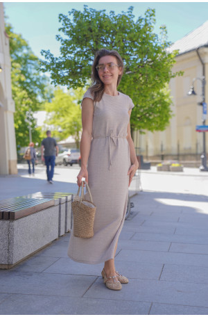 Oversize sukienka w paski - z paskiem i rozcięciem na nogę