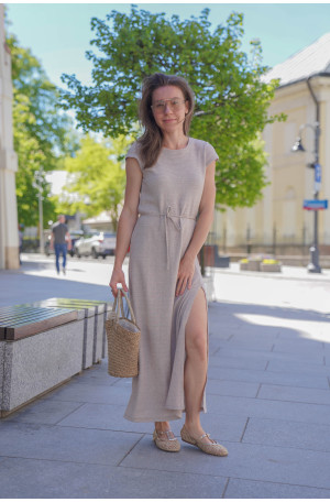 Oversize sukienka w paski - z paskiem i rozcięciem na nogę