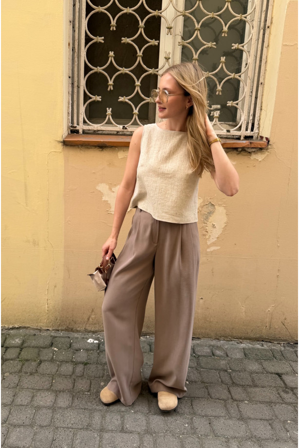 Spodnie z szerszą nogawką - zakładki, gumka w pasie, eleganckie