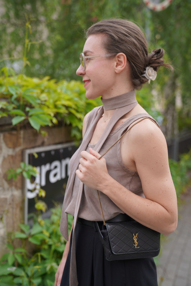 Top Vera - elegancki top na szerokich ramiączkach | Marisol