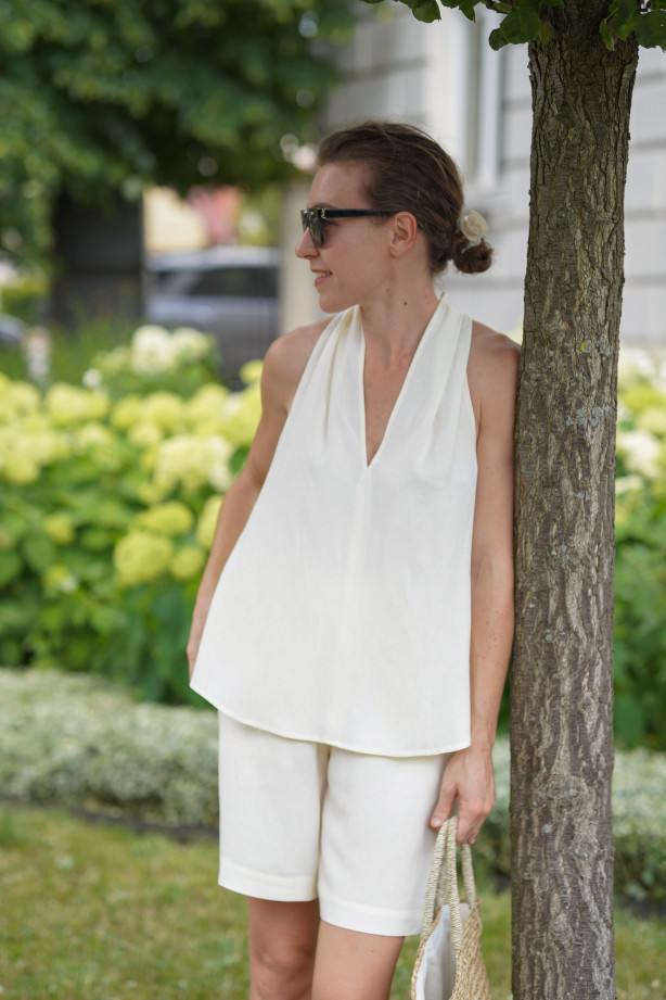 Top Livia - dekolt halter, letni top damski