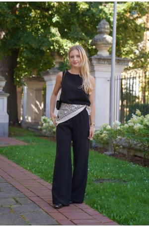 Spodnie Moris Matt Black - bestsellerowe spodnie z gumą w pasie | Marisol