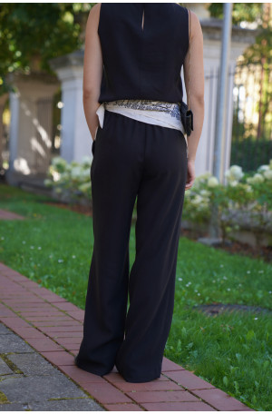 Spodnie Moris Matt Black - bestsellerowe spodnie z gumą w pasie | Marisol