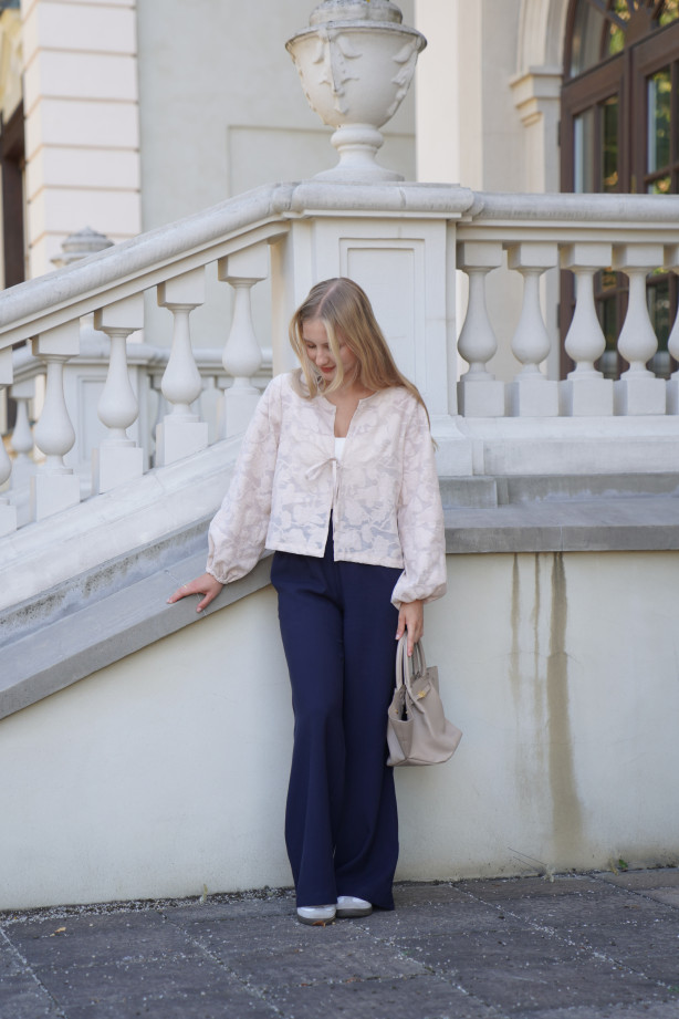 Spodnie Moris Navy - bestsellerowe spodnie z gumą w pasie | Marisol