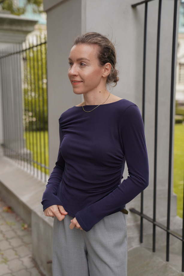Longsleeve damski z marszczeniami - elegancki basic | Marisol
