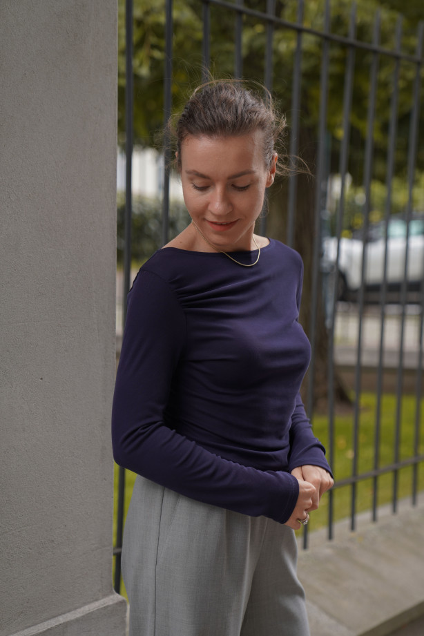 Longsleeve damski z marszczeniami - elegancki basic | Marisol