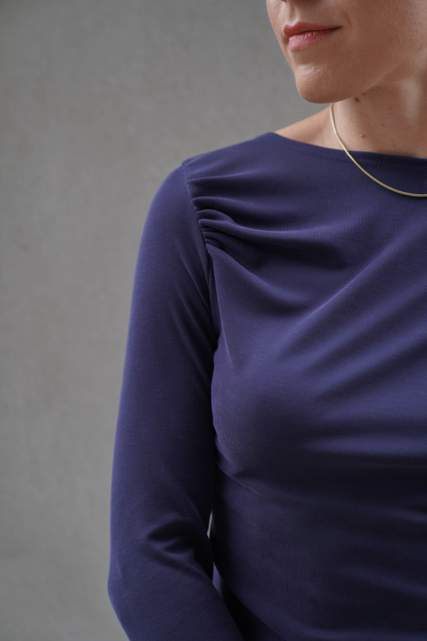 Longsleeve damski z marszczeniami - elegancki basic | Marisol