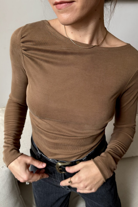 Longsleeve damski z marszczeniami - elegancki basic | Marisol 2