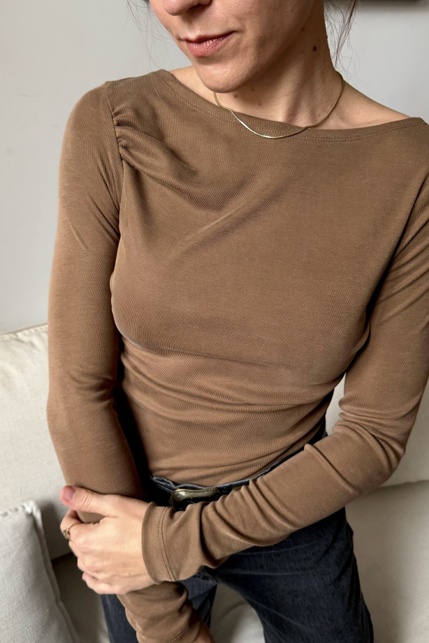 Longsleeve damski z marszczeniami - elegancki basic | Marisol